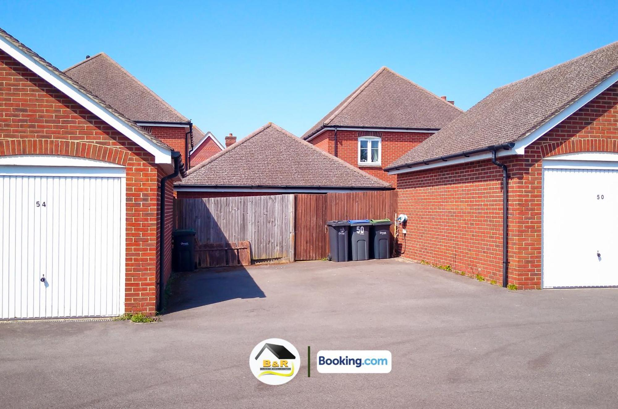 3 Bedroom House By B And R Serviced Accommodation Amesbury With Super Fast Wi-Fi 145Mbps Exterior foto