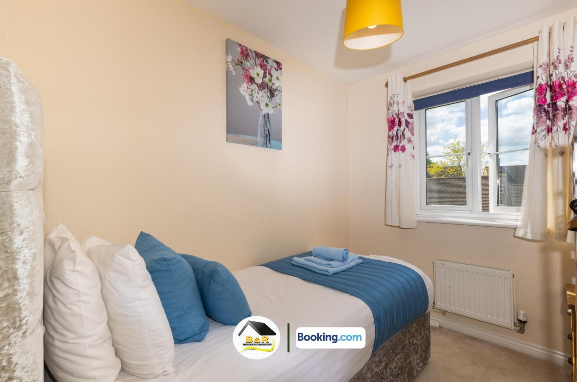 3 Bedroom House By B And R Serviced Accommodation Amesbury With Super Fast Wi-Fi 145Mbps Exterior foto